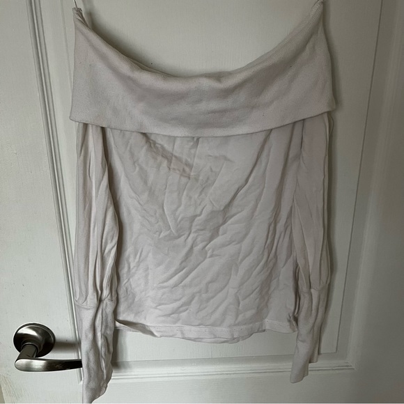 Garage off the shoulder sweater size M - Picture 2 of 6